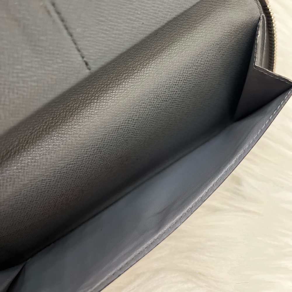LOUIS VUITTON - BLACK TAIGA LEATHER LONG ZIP WALLET - Picture 7 of 10